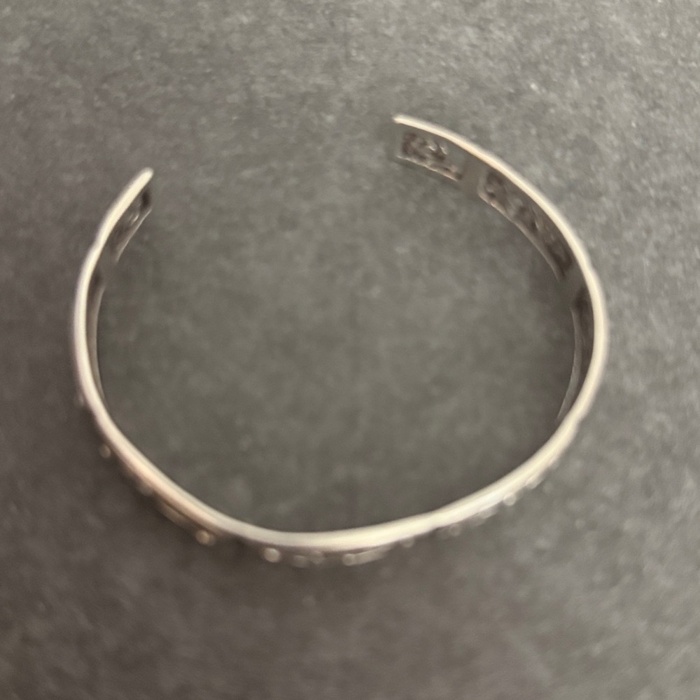 Preloved Black Hills Gold Sterling and 12 k cuff bracelet - Picture 4 of 7